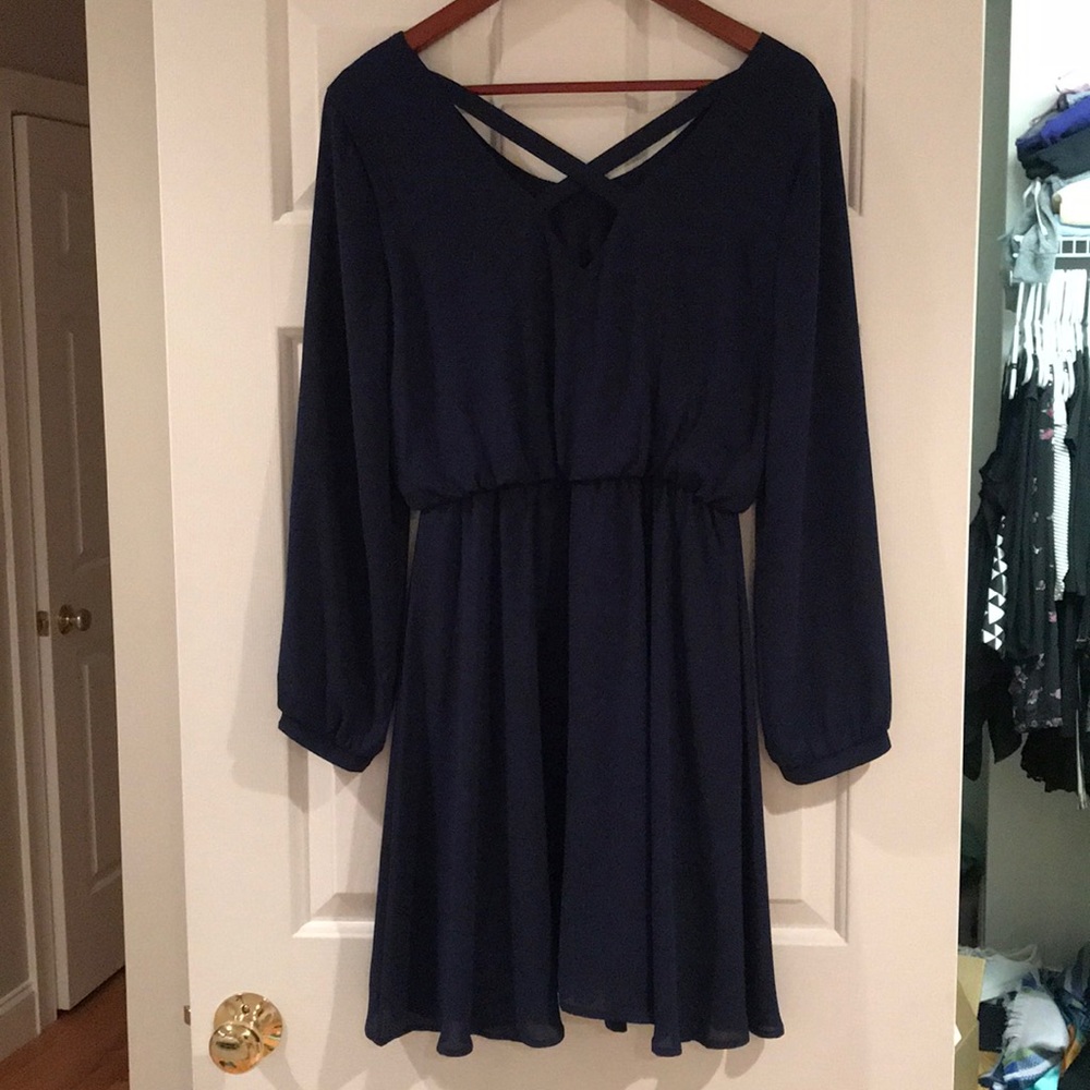 Lush Dress - Picture 2 of 3